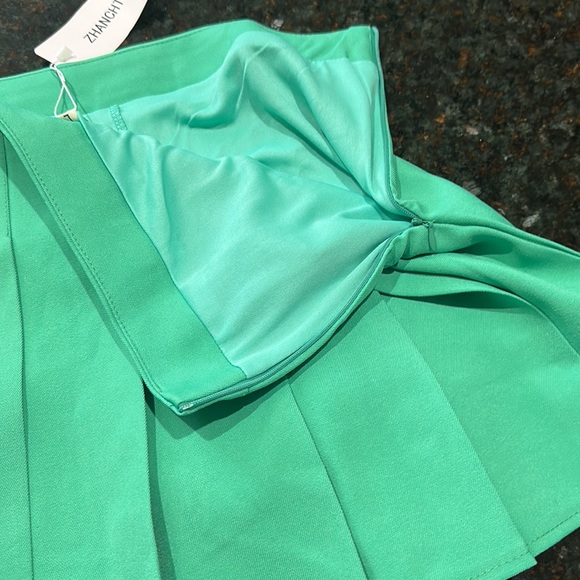 New Green large Skort - Picture 4 of 4